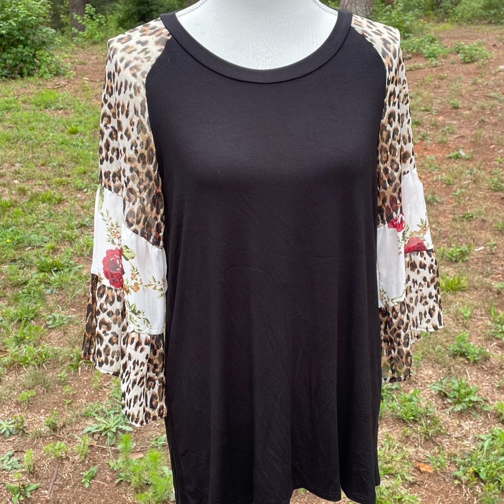 NEW Vision Print Sleeve Top - Picture 3 of 8
